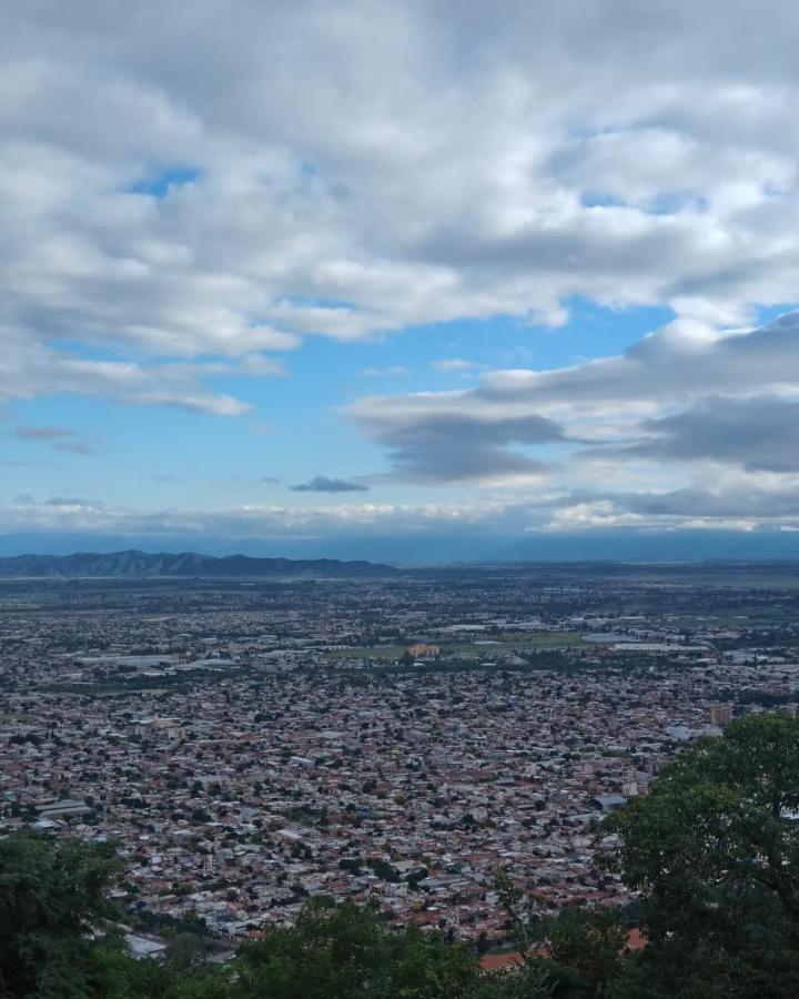 Hostal La Pachamama Салта Екстериор снимка